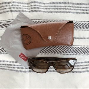 Rayban Wayfarer Sunglasses (RB4181)